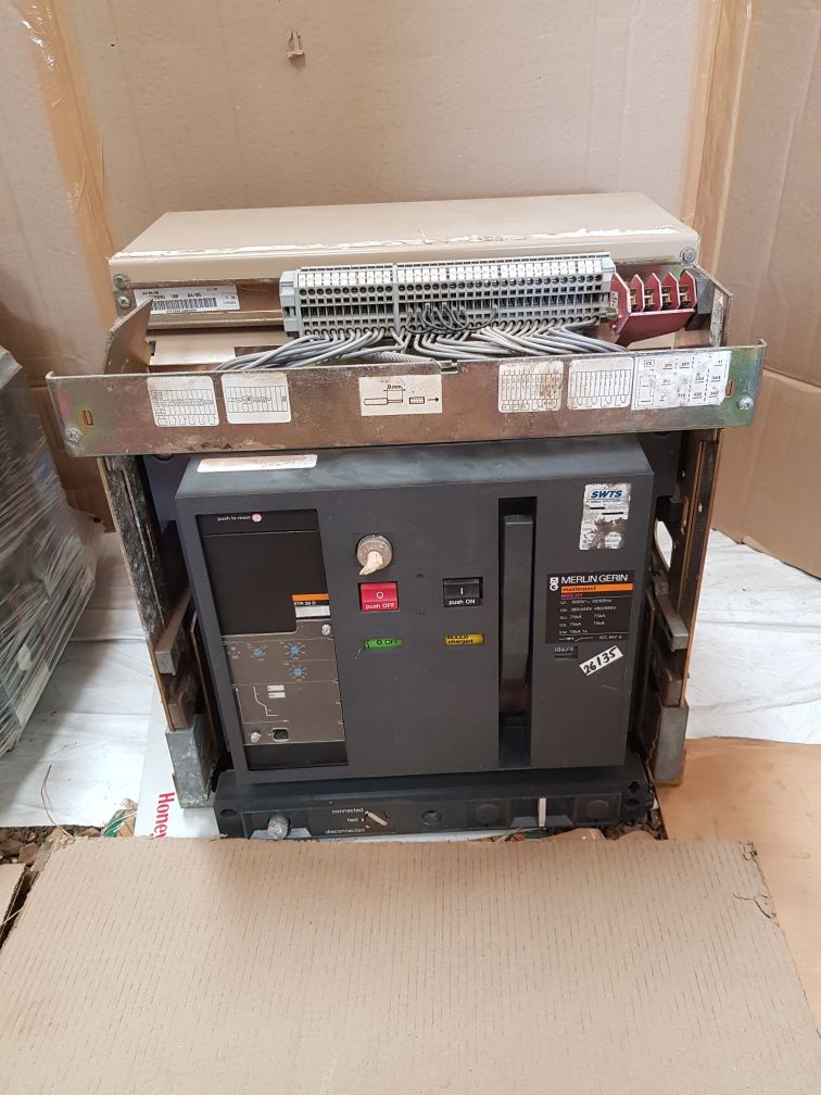 Merlin gerin masterpact m25 h1 circuit breaker ui 1000v~ 50/60hz