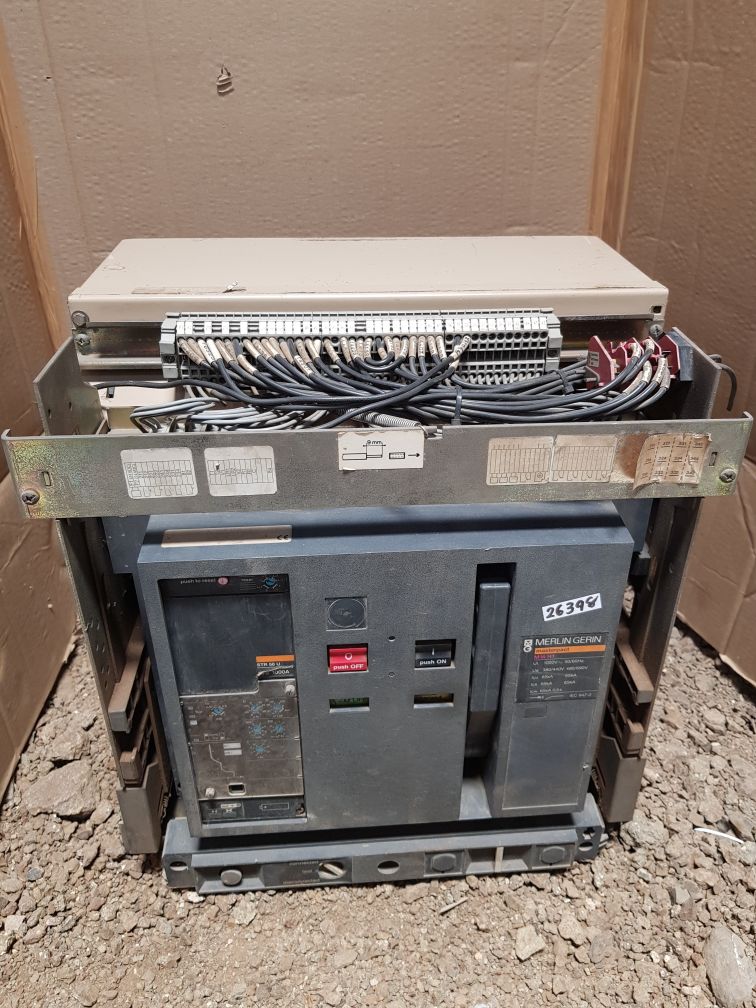 Merlin gerin masterpact m16 h1 circuit breaker