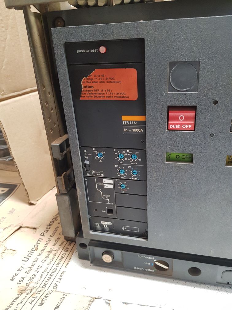 Merlin gerin masterpact m16 n1 circuit breaker