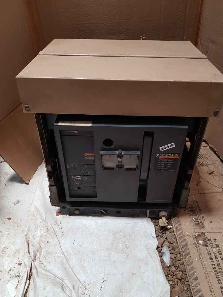 Merlin gerin masterpact m16 h1 circuit breaker str 38 s