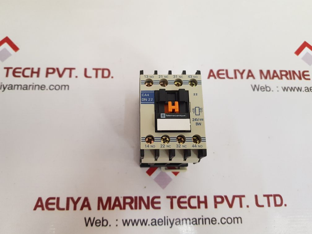 Telemecanique Ca4 Dn22 Control Relay Ca4 Dn22Bw, 17A 30V Dc