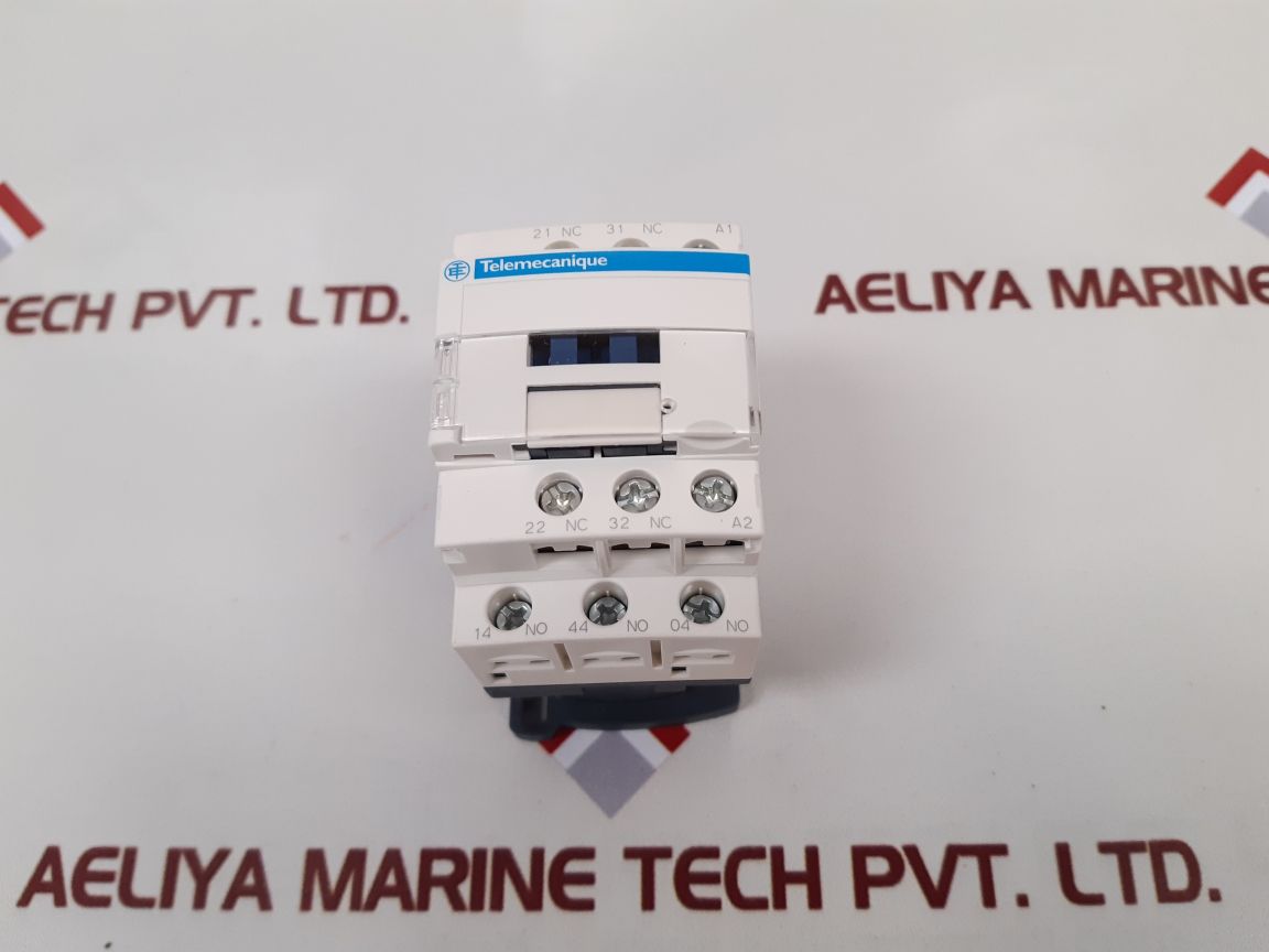 Telemecanique Cad32R7 Control Relay R7 440V 50/60 Hz