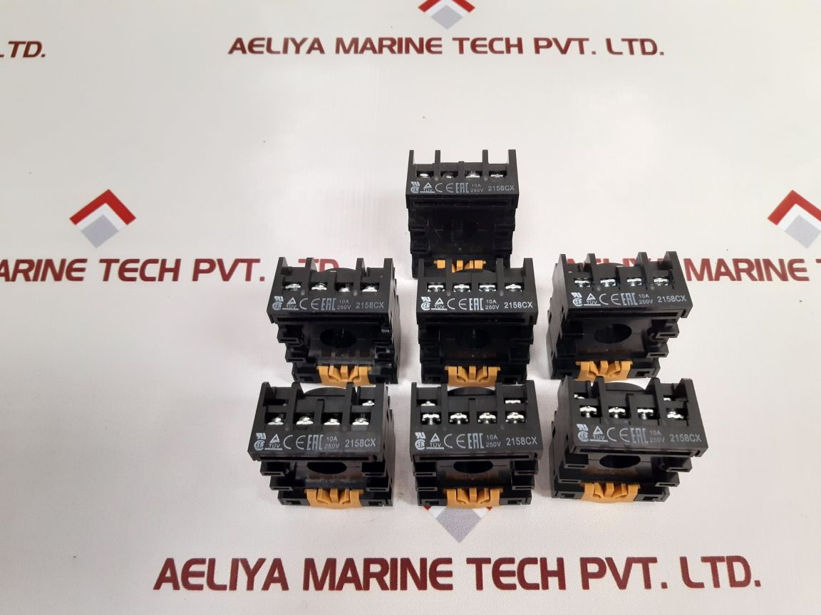 Set of 7x Omron pf113a-e relay base