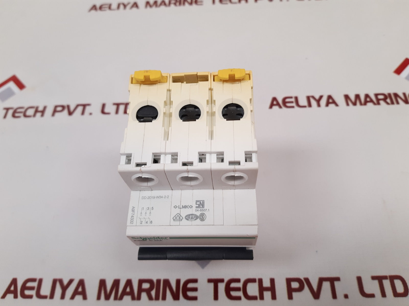 Schneider Electric Ic60N C 32A Circuit Breaker