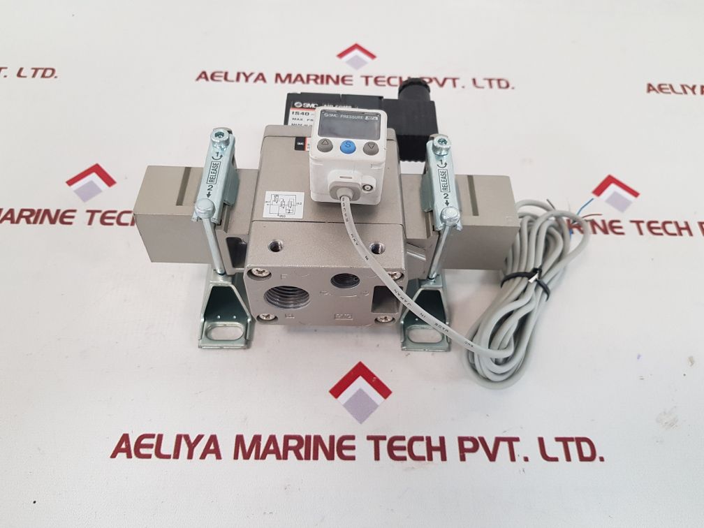Smc av4000-f04-5dz soft-start valve with ise40a-01-v pressure switch