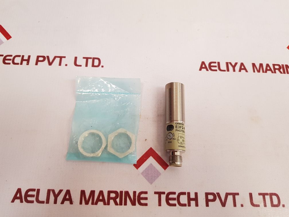 Omron e3f2-r4b4-m1-m photoelectric sensor