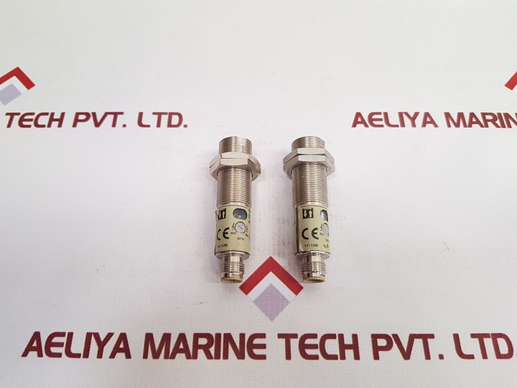 Omron e3f2-r4b4-m1-m photoelectric sensor Used