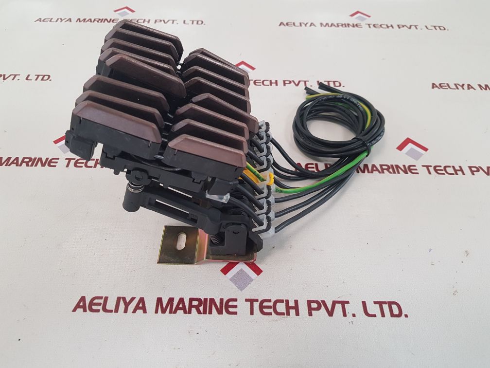 Precision automation & robotics kds-2/40-8-14 hs compact double collector