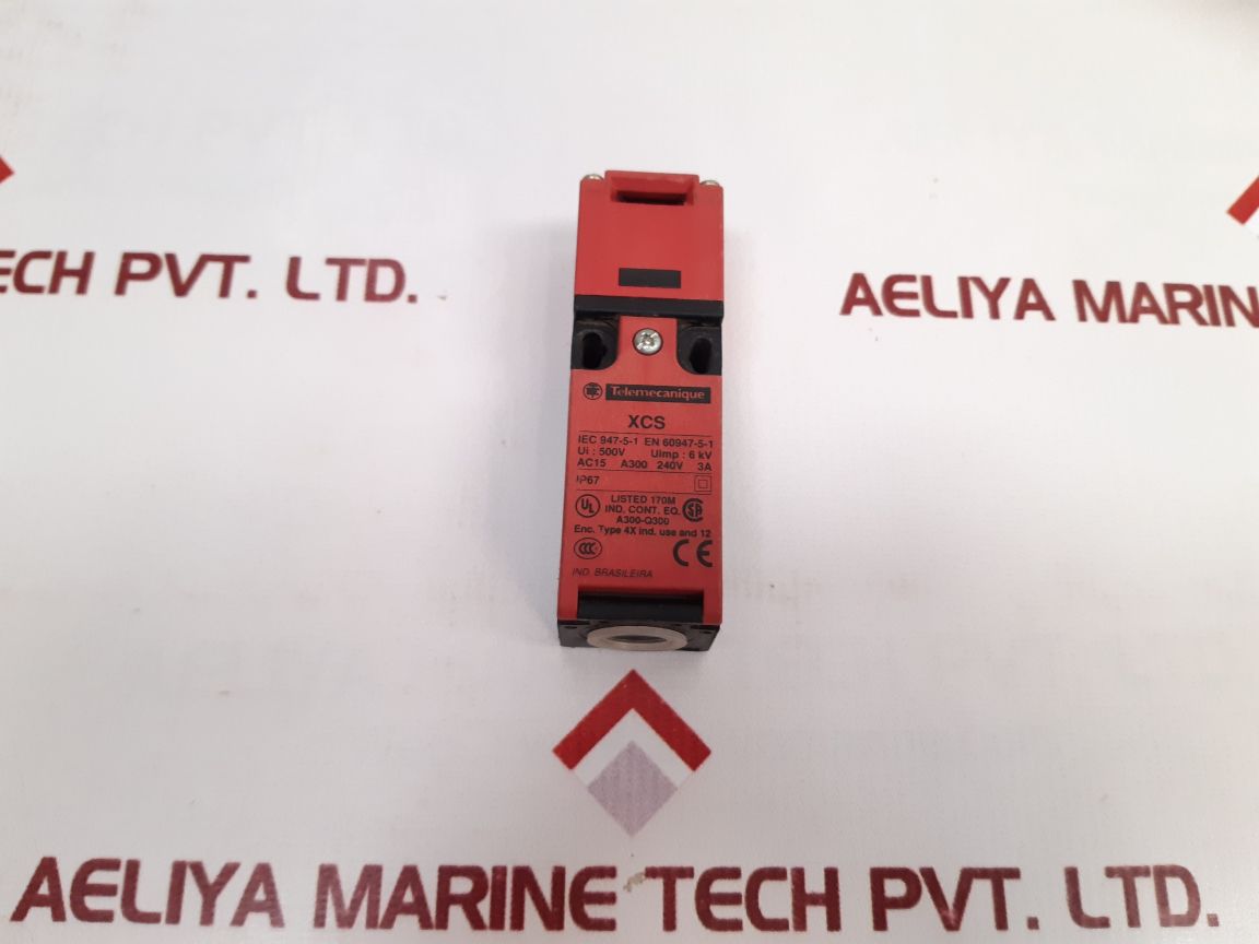 Telemecanique Xcs-pa592 Safety Interlock Switch