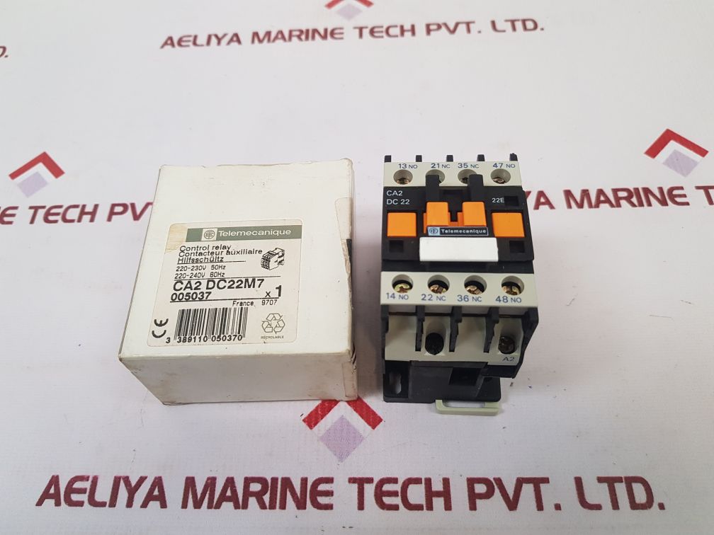 Telemecanique Ca2 Dc22M7 Control Relay 10A 750V