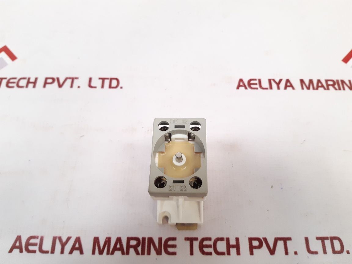 Cooper crouse-hinds ghg4171101r0003 push button New