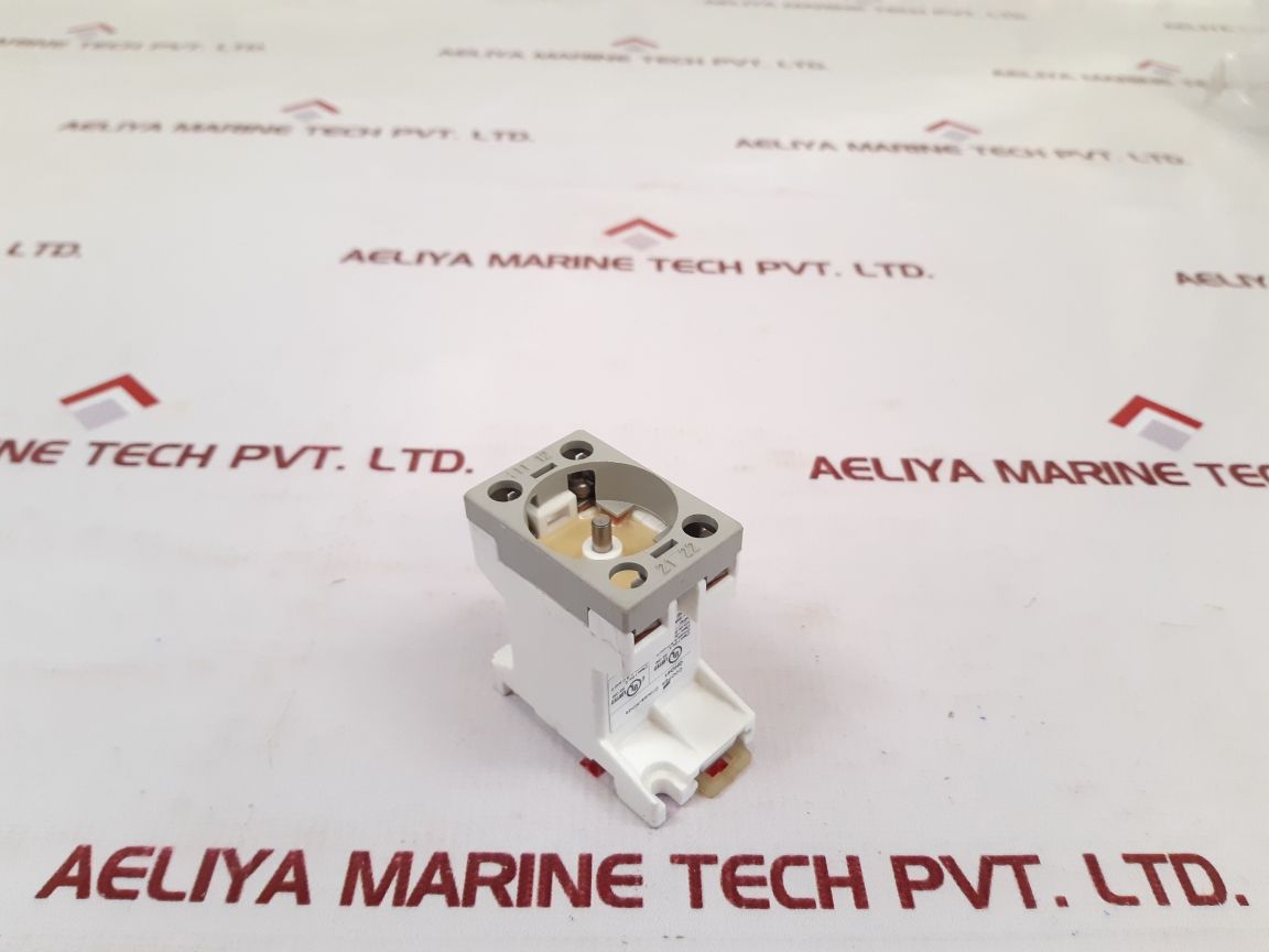 Cooper crouse-hinds ghg4171101r0003 push button New