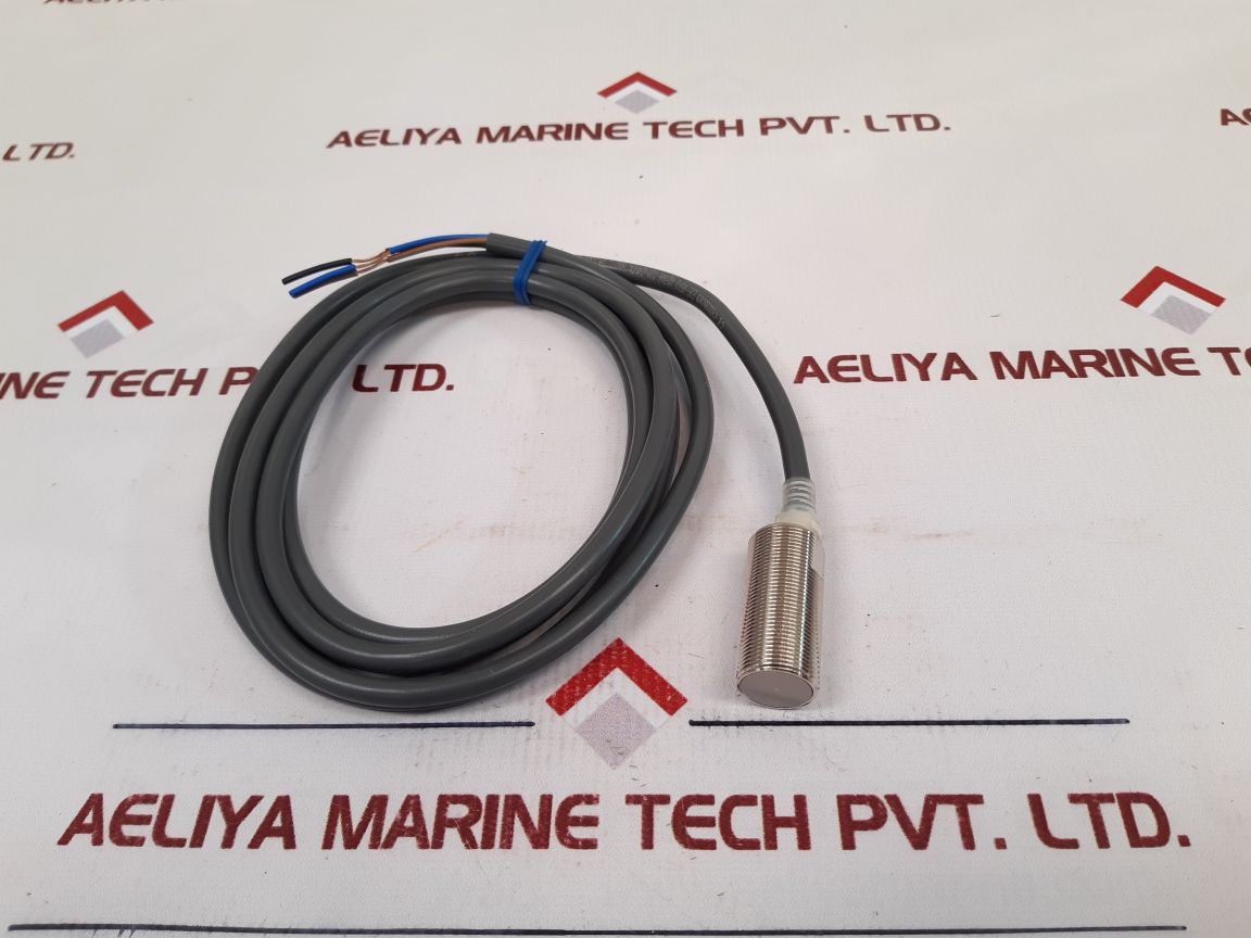 Omron E2E-x5F2 Proximity Switch With 2M Cable