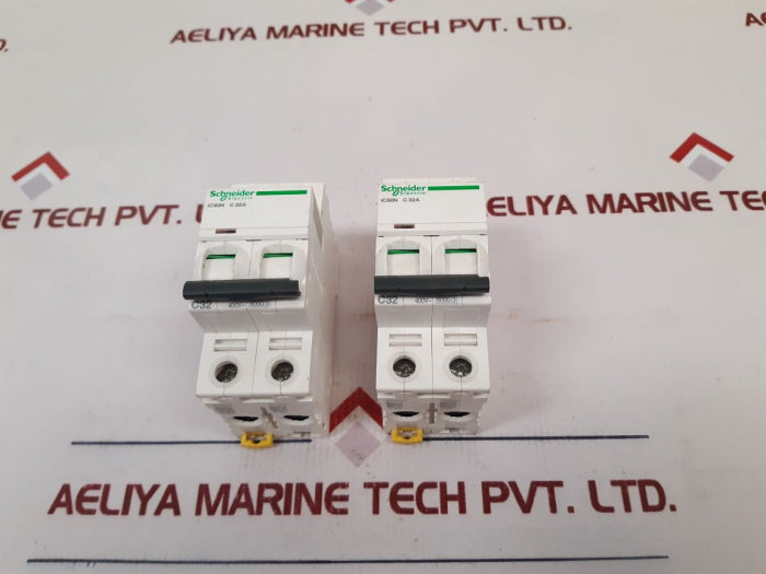 Schneider Electric Ic60N C 32A Circuit Breaker 50°C