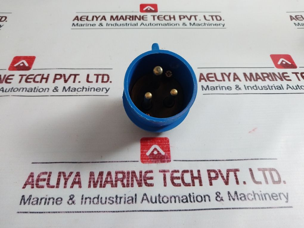 Lot Of 3X 2021 046 Plug 500V