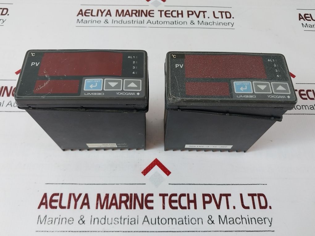 Yokogawa Um330-00 Digital Temperature Indicator Style S3