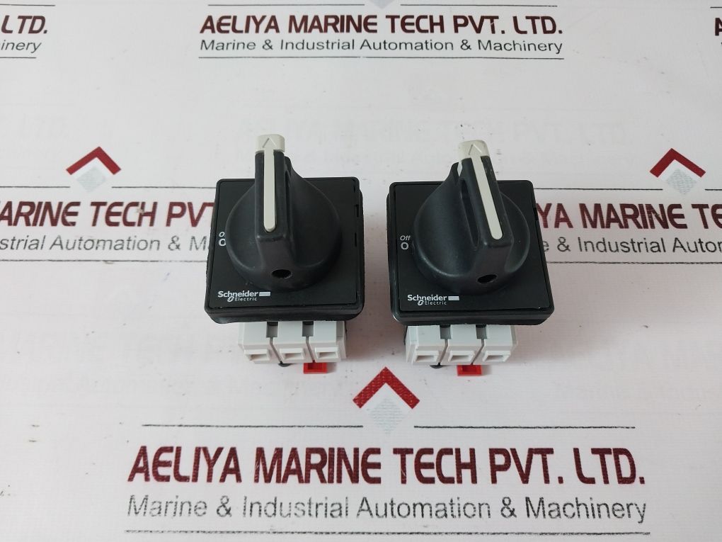 Schneider V 02 Switch Body For Switch Disconnector With Padlockable Handle