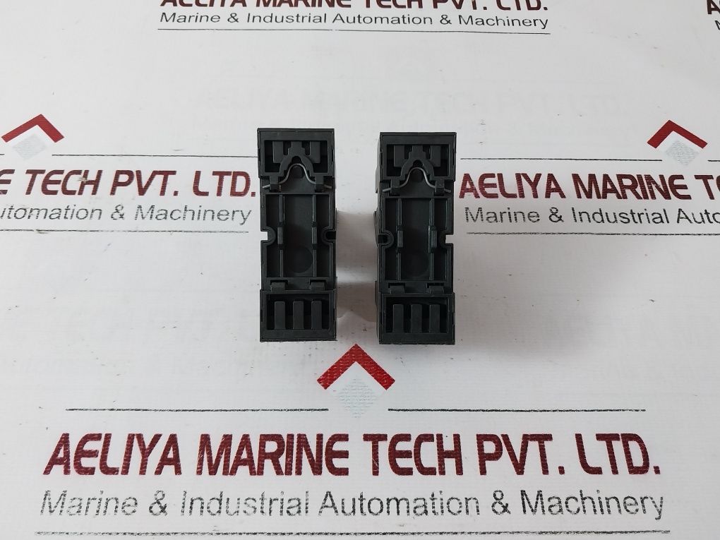 Schrack Pt570024 Relay With Pt78704 Base