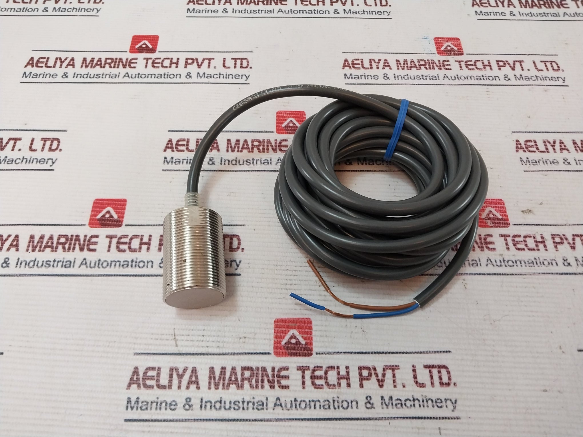 Omron E2E-x10Y1 Proximity Sensor With Cable 24 To 240Vac