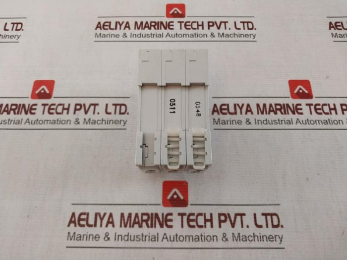 Allen-bradley G020 Circuit Breaker 1492-acb Ser:B Ac420V, Ac300V 25A