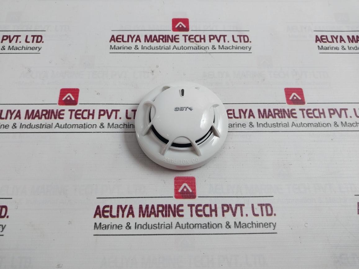 Gst Dc-9102E Conventional Photoelectric Smoke Detector 24Vdc 55Ma 0832-cpr-f0003