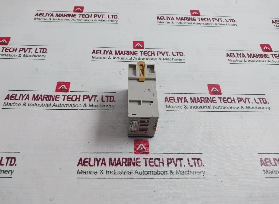 Omron Cpm2C-s110C Plc Programmable Controller 24V Dc 5W 0.3A Max/P 1.2A Max/C