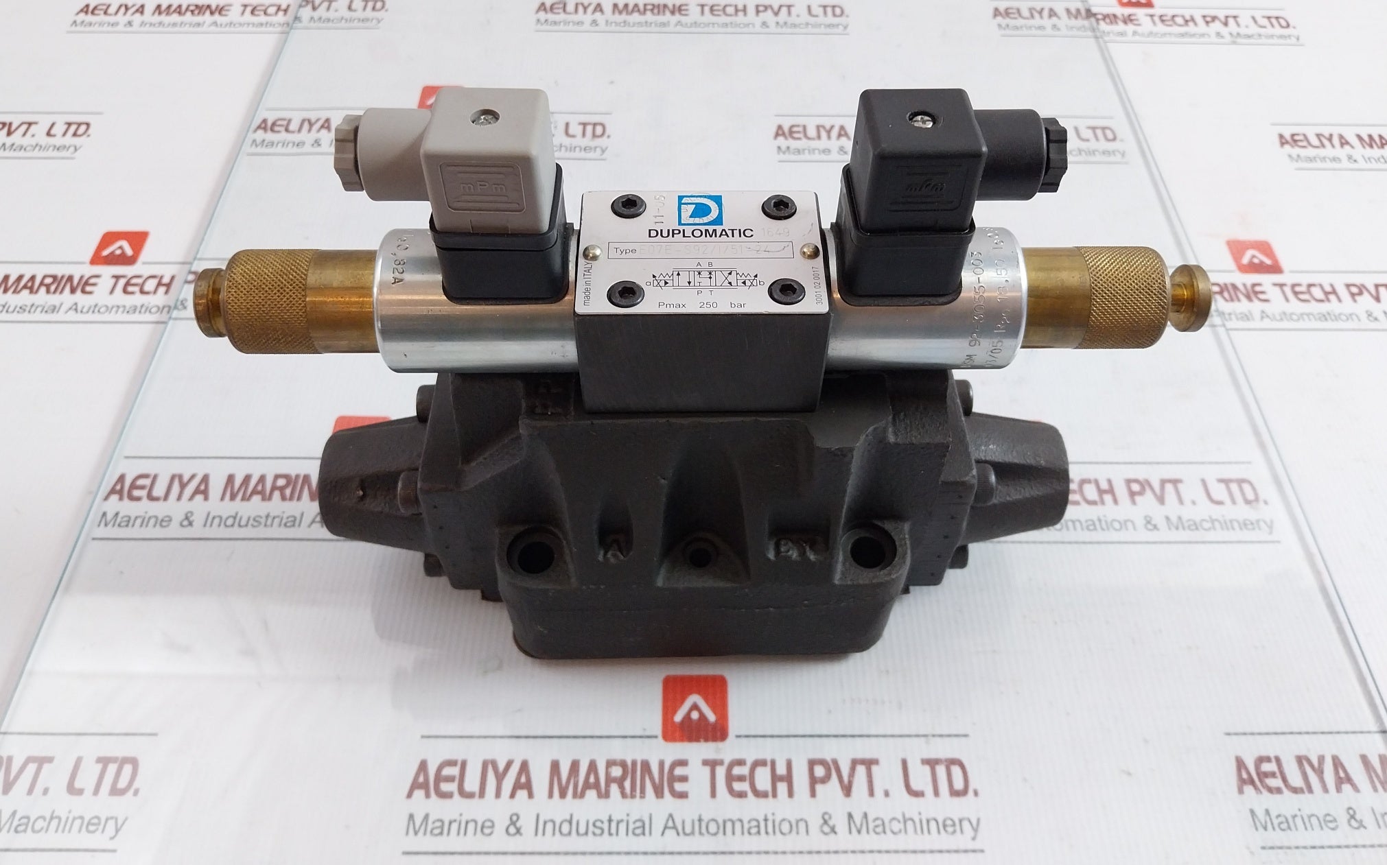By Duplomatic E07e-S92/1/51-24  Hydraulic Directional Control Valve