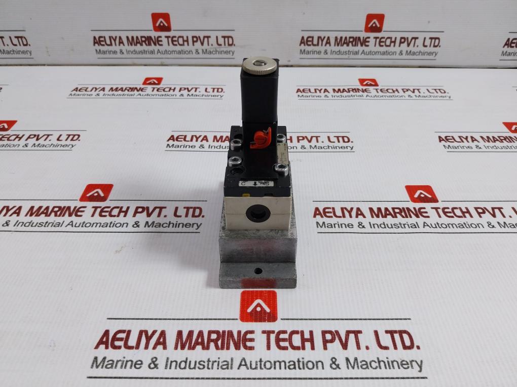 Aventics Directional Pneumatic Solenoid Valve 5811010000 10 Bar 24 Vdc