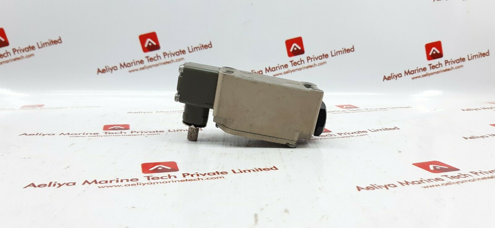 Mce mce-ca12-2-q limit switchgear