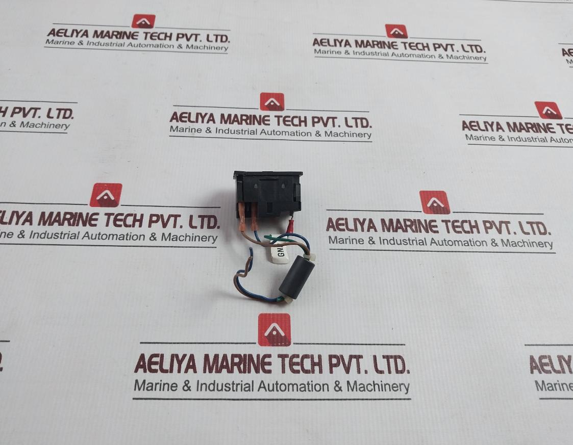 250V Power Connector Socket For Use Only With A 250V Fuse