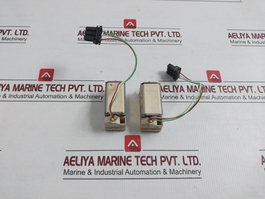 33036 Shunt Trip Coil 200-250v Ac-Dc Brand Schneider Electric