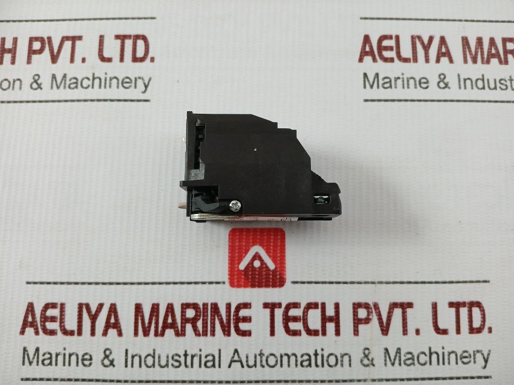 3Vl9400-1Uh00 50/60Hz 220-250 Vac  Undervoltage Release Siemens