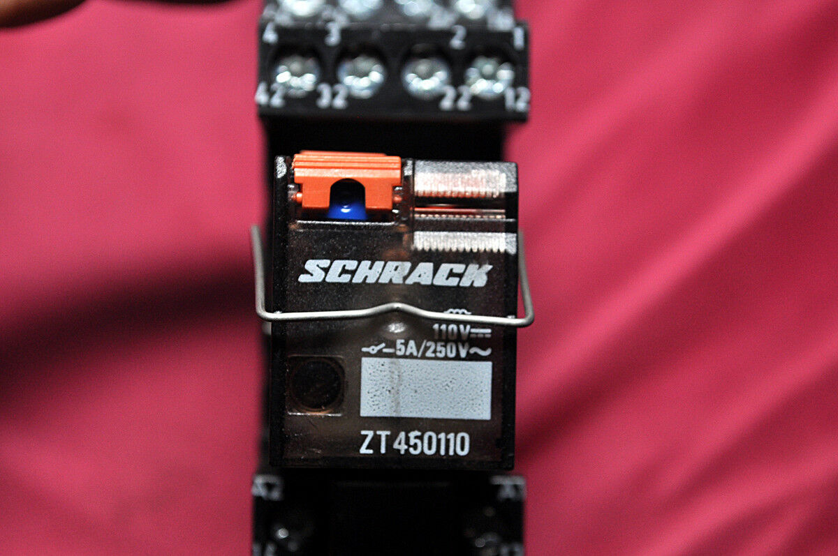 Schrack Zt 450110 Relay With Socket 5A/250V