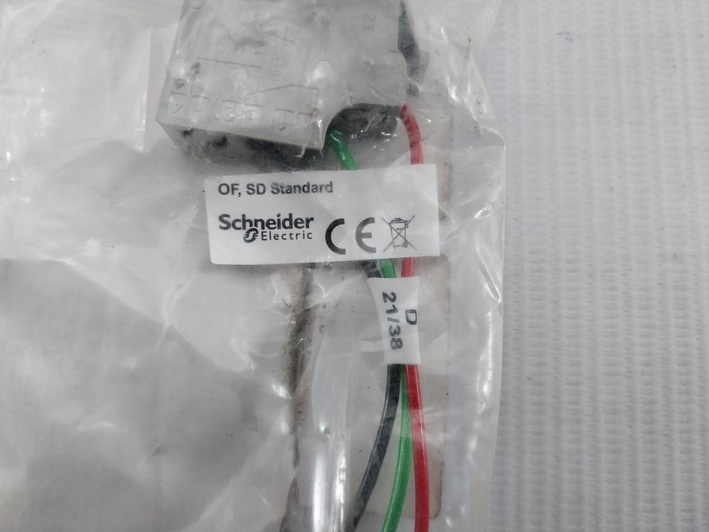 47076 Auxiliary Contact 6a 480v By Schneider Electric