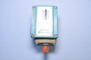 Telemecanique xm9-fb100 temperature switch 600v