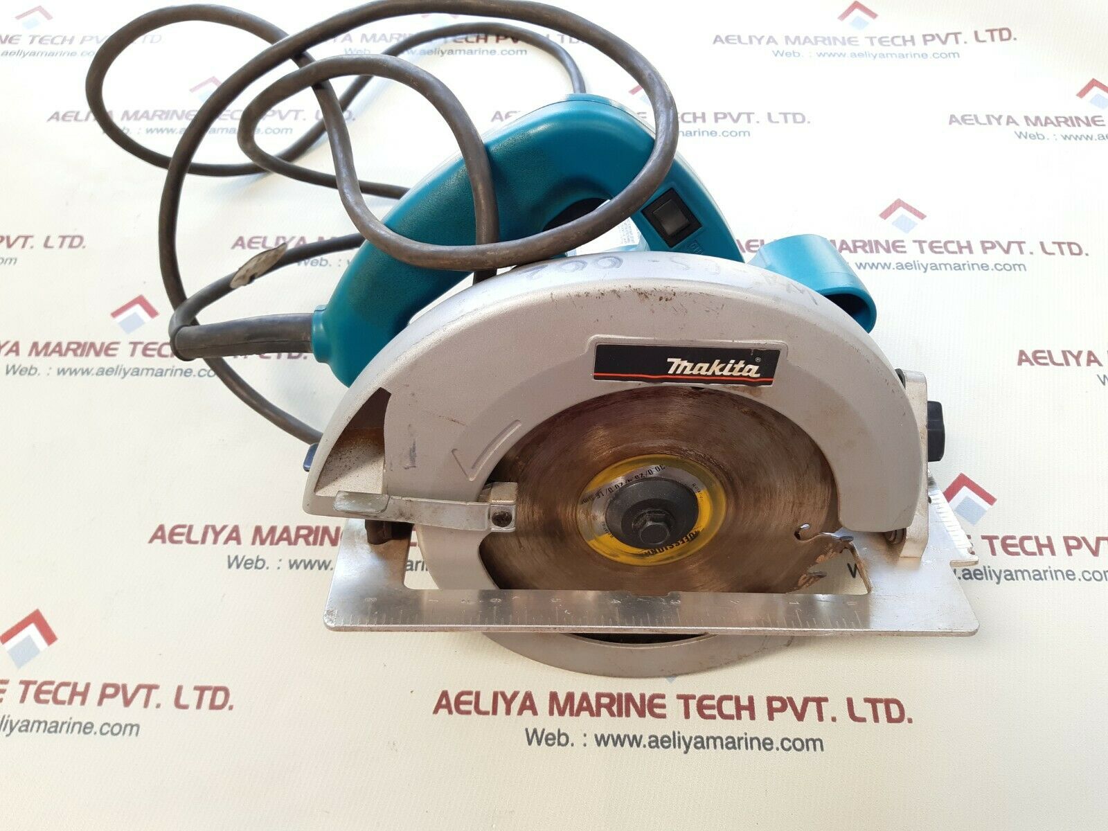 Makita 5007f circular saw