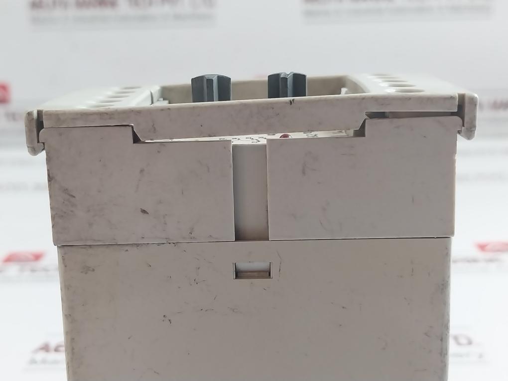 Aa 9943.11/001 Varimeter Voltage Relay By E.Dold U.Sohne 440v 60hz