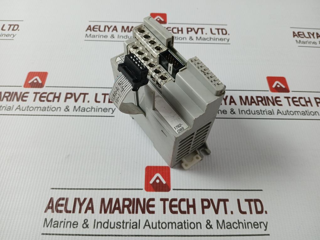 Allen-bradley 1762-ow8 Micrologix 1200 Relay Output Module Rev: B