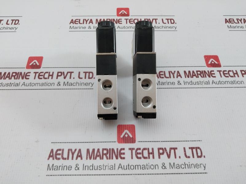 Avc 110v- 3.5w Pneumatic Solenoid Valve 3v210-08 In New Condition