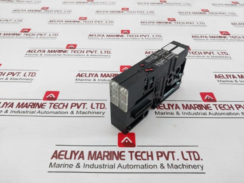 Aventics 0 820 062 102 Pneumatic Directional Control Valve 24V 0.55W 8 Bar