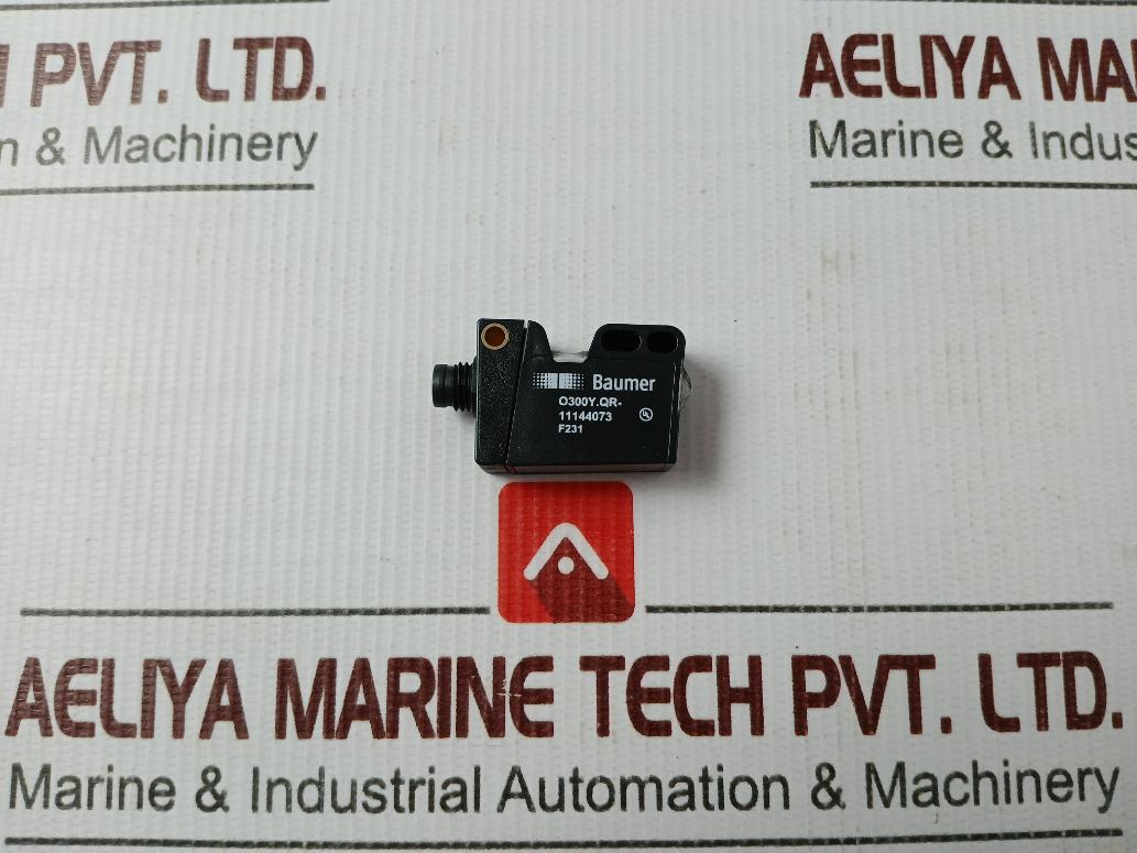 Baumer O300Y.Qr-11144073 Photoelectric Sensor