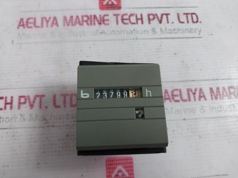 Bauser 629 631 Hour Meter 10-80Vdc Used