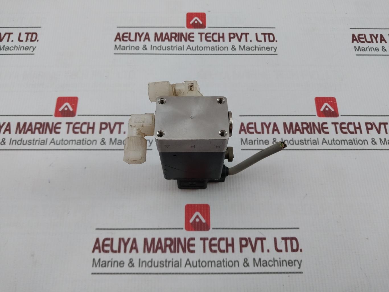 Burkert 330-f-3, 0-f-va Solenoid Valve 24 Vdc 8W 6Bar