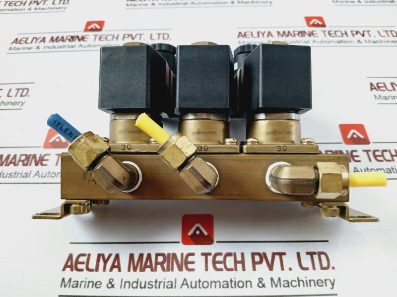 Ckd Gab312-3 Direct Acting 2 Port Solenoid Valve, Manifold And Actuator