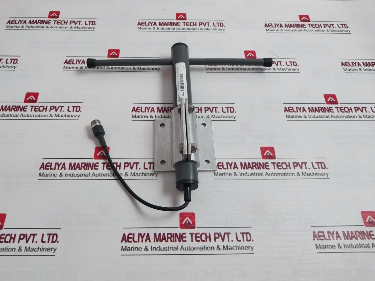 Completech Ca450D-n Comant Offset Pattern Dipole Antenna 440-475Mhz 4Dbi