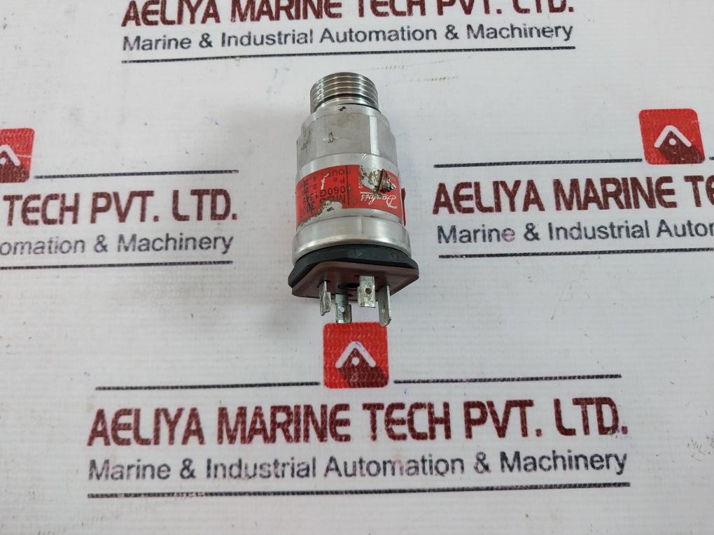 Danfoss 060G1349 Pressure Sensor 0 To 250 Bar 10-30 V Dc Supply 