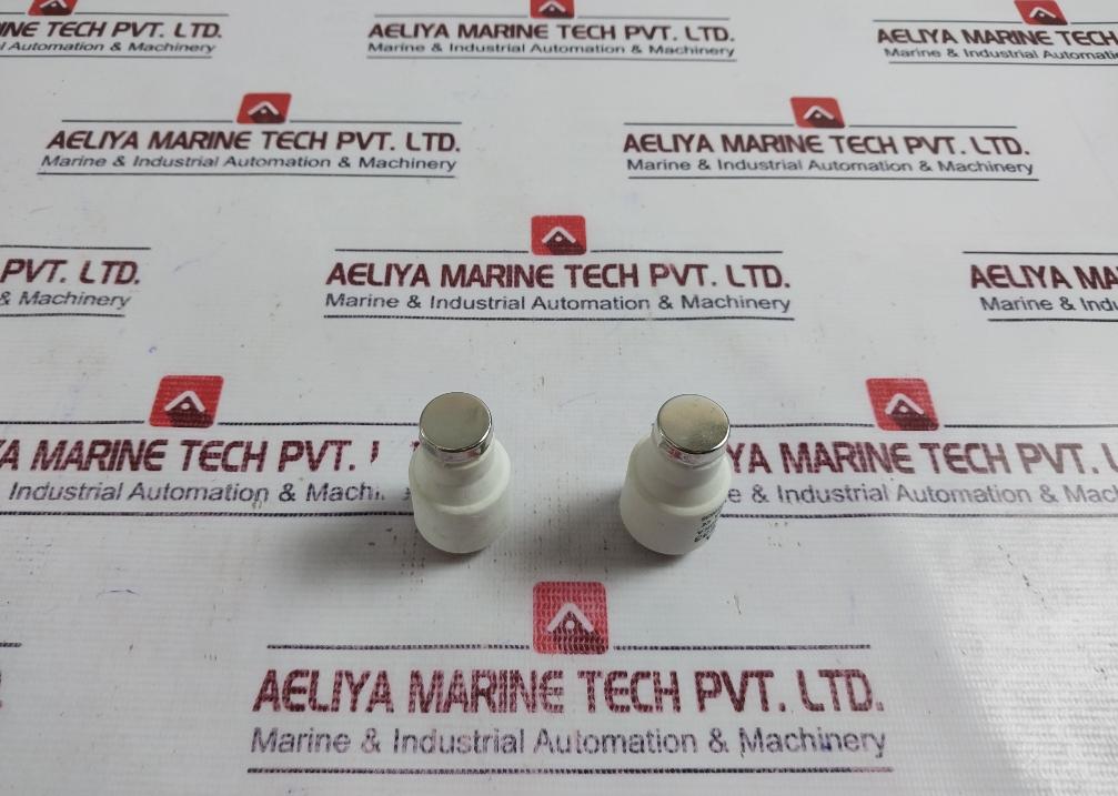 Eia Diii E33 Bottle Fuse E33 Thread Size 500V Ac