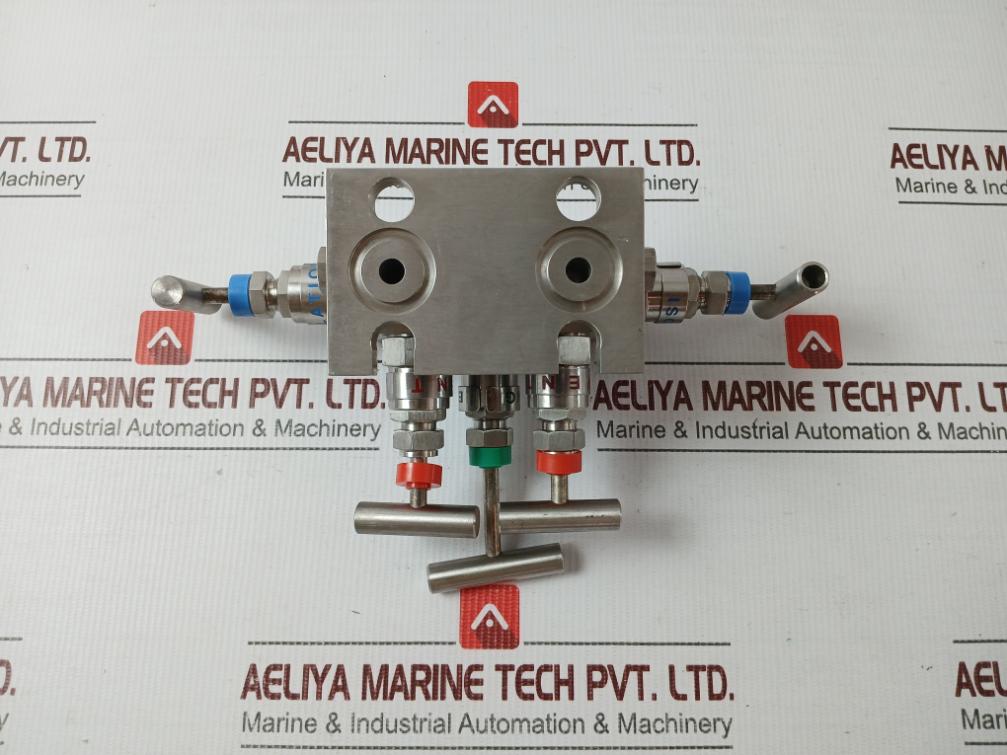 Fluid Controls 5 Valve "T" Type M/F Ss 316 Nace Pn 400 1709614