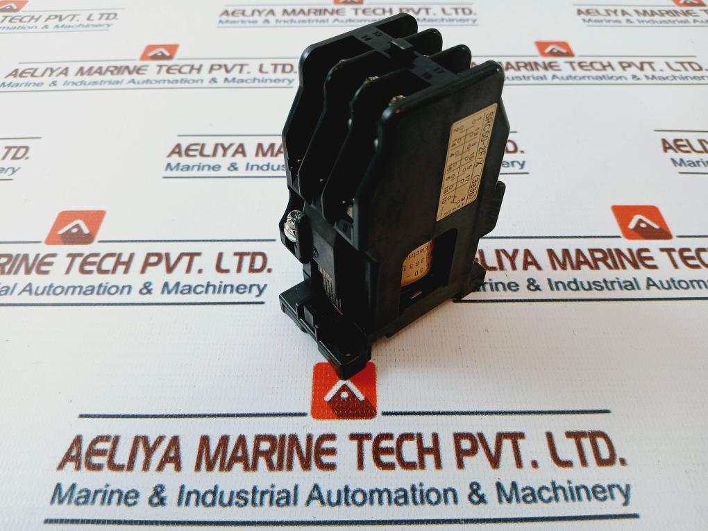 Fuji Electric Src50-2F/X (3A3B) Magnetic Contactor Used