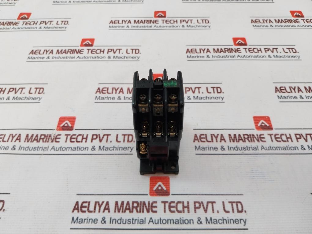 Fuji Electric Src50-2U/X (4A2B) Magnetic Contactor 50/60Hz
